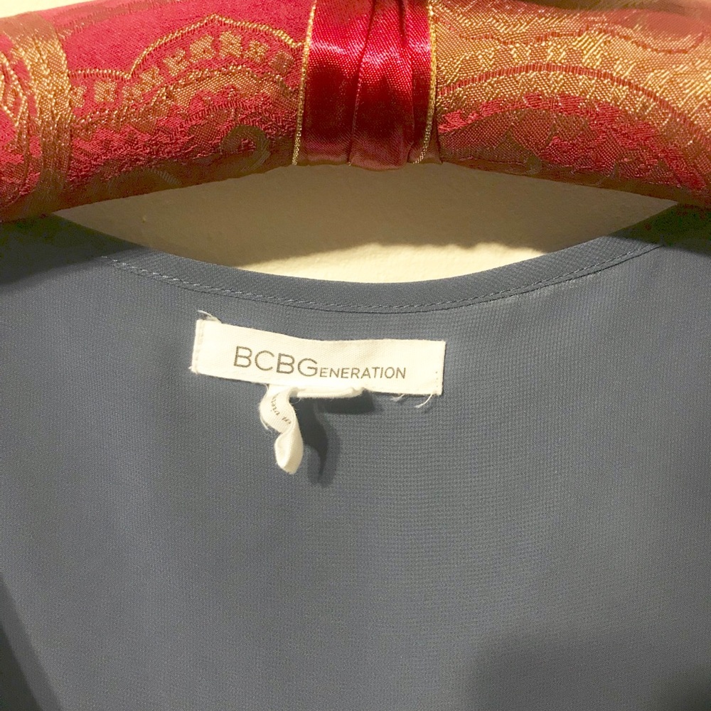 BCBGeneration Ruffled Crop Top - Picture 5 of 5